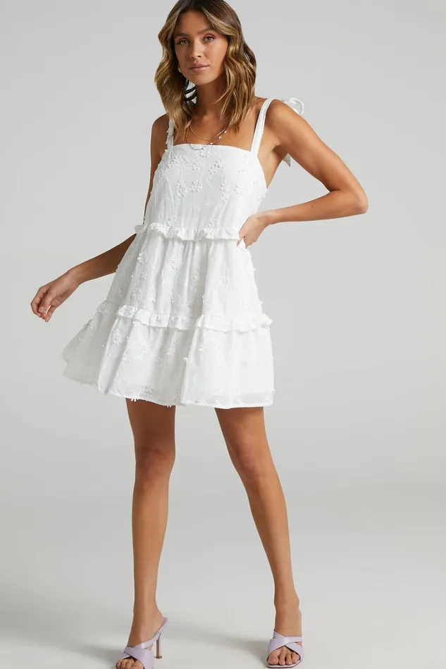 Alimia Dress In Textured White Floral Women Showpo Curve Clothes