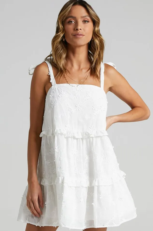 Alimia Dress In Textured White Floral Women Showpo Curve Clothes