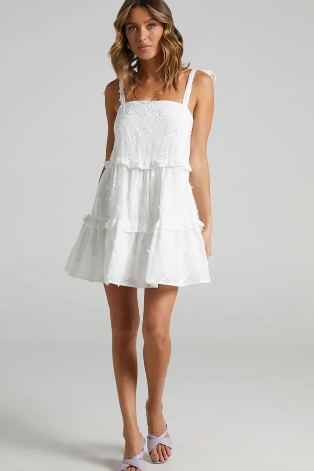 Alimia Dress In Textured White Floral Women Showpo Curve Clothes