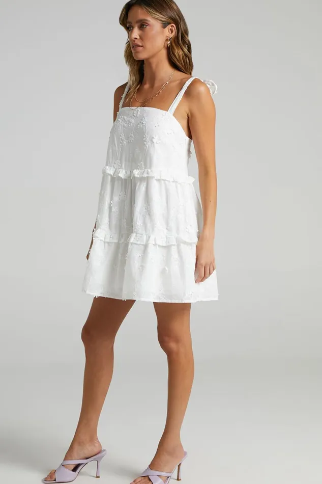 Alimia Dress In Textured White Floral Women Showpo Curve Clothes