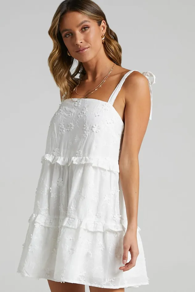 Alimia Dress In Textured White Floral Women Showpo Curve Clothes