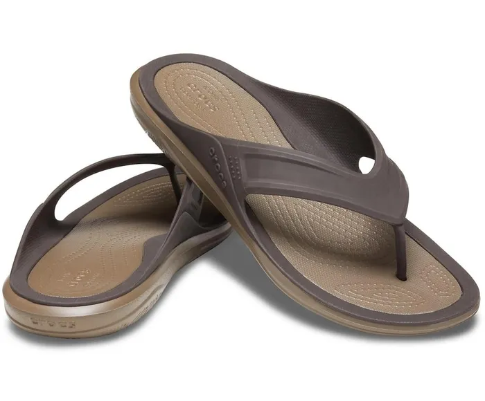 Crocs Swiftwater Wave Flip Espresso Walnut Mens Sandals