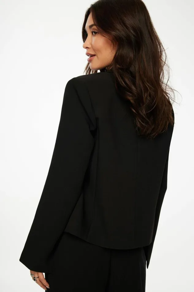 Dynamite Blazers and Vests Women Relaxed Long Sleeve Blazer Black