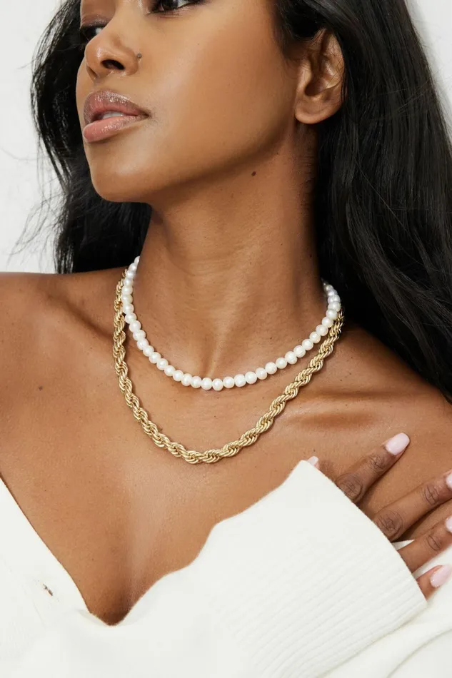 Dynamite Necklaces Women 2Pack Twist Rope and Pearl Necklaces White