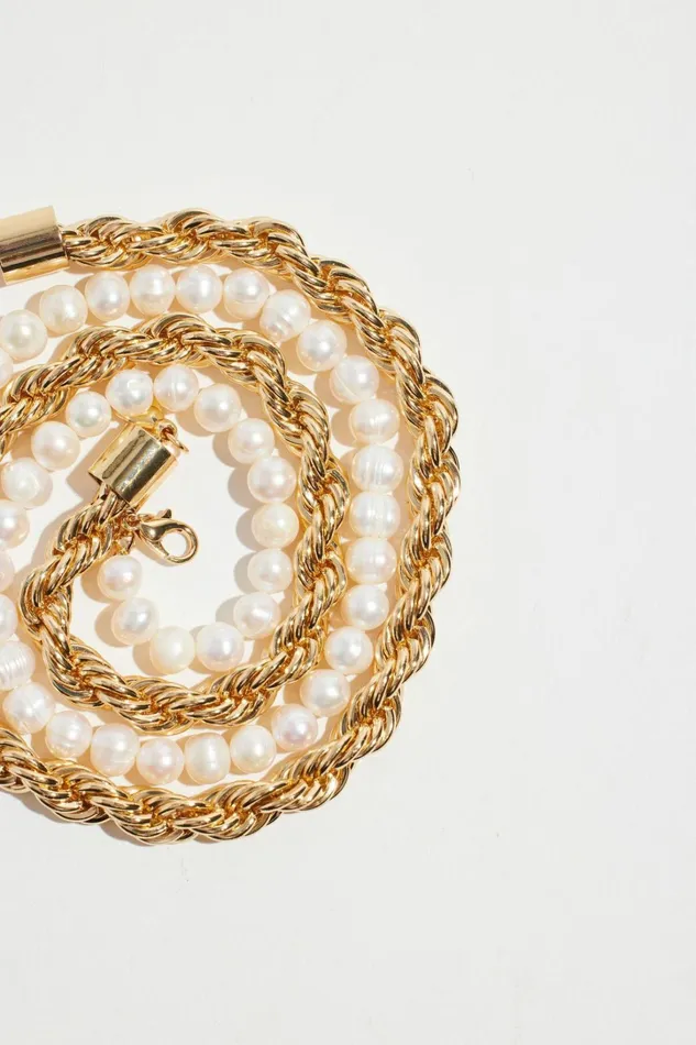Dynamite Necklaces Women 2Pack Twist Rope and Pearl Necklaces White