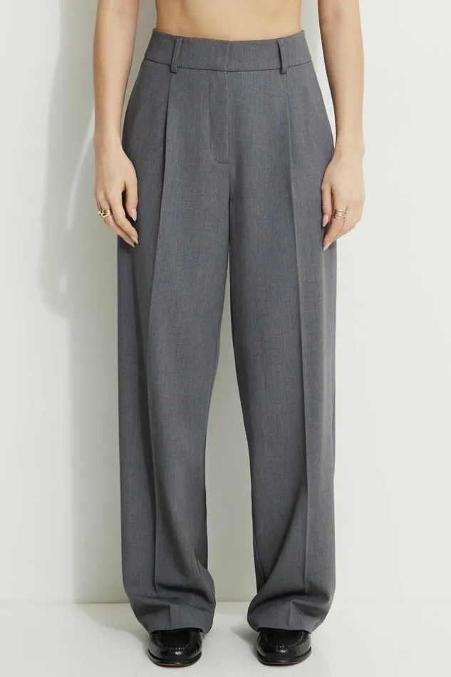 Dynamite Pants Women Sofia Pleated Straight Leg Pants Gray