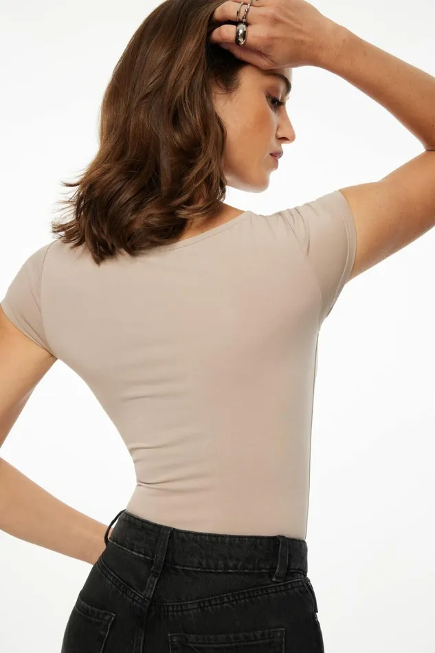 Dynamite Short Sleeve Tops Women Romie Sculpt Boat Neck Bodysuit Grey