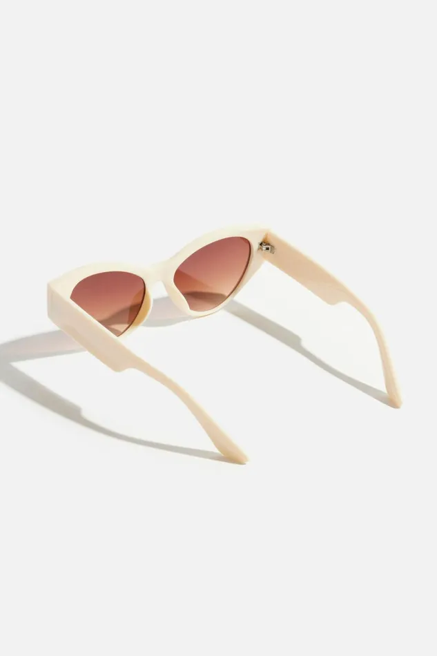 Dynamite Sunglasses Women Classic Wide Arm CatEye Sunglasses Beige