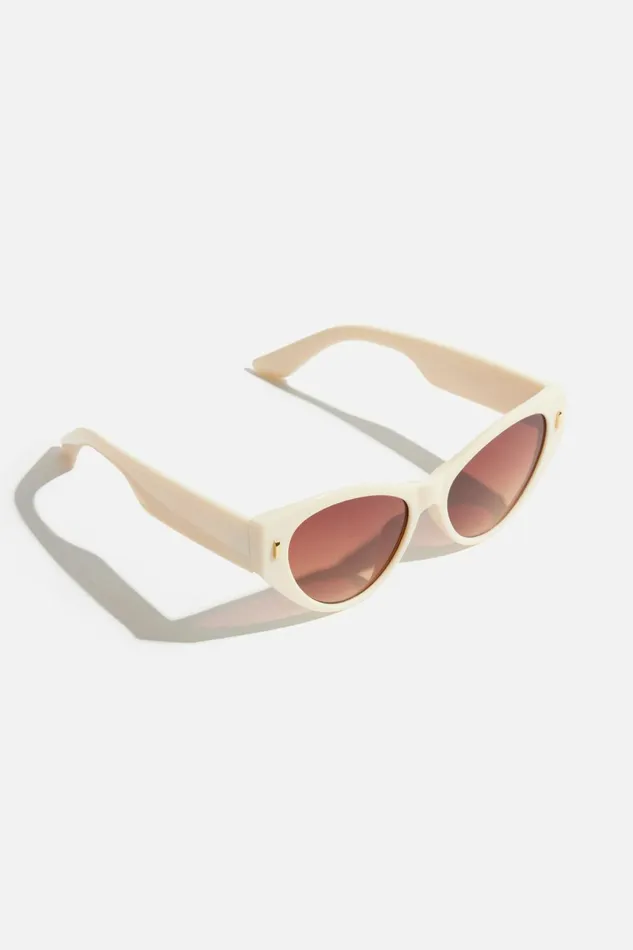 Dynamite Sunglasses Women Classic Wide Arm CatEye Sunglasses Beige