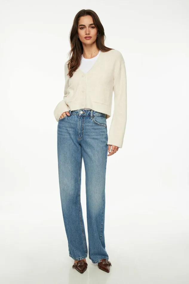 Dynamite Tops Women Heavenlyarn Abbey Cropped Cardigan Beige