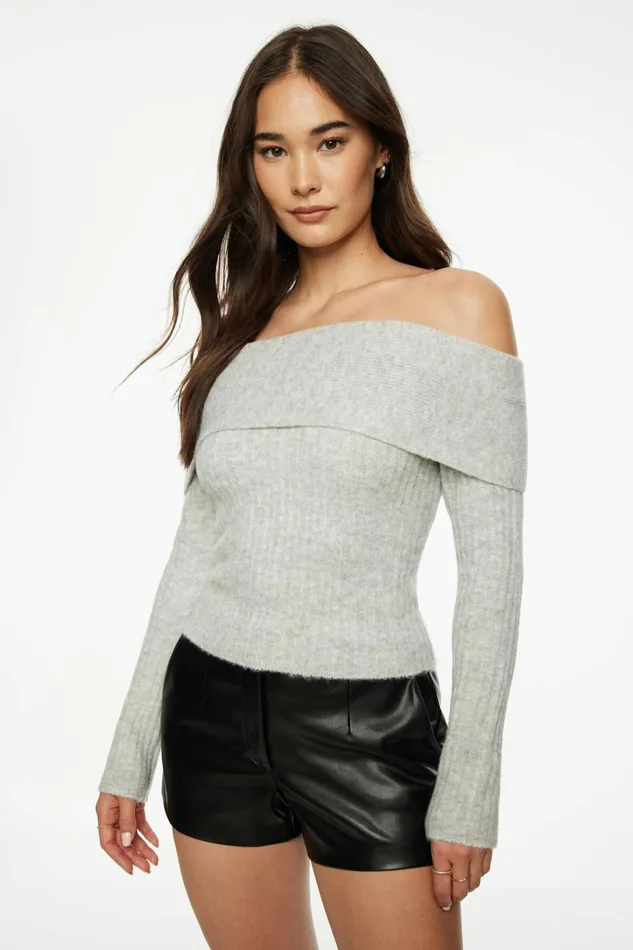 Dynamite Tops Women Heavenlyarn Laura Off Shoulder Sweater Gray