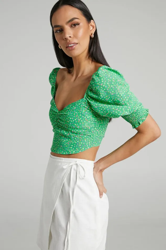 Feliza Top 8211 Ruched Sweetheart Bust Puff Sleeve Crop Top In Green Floral Women Showpo Tops