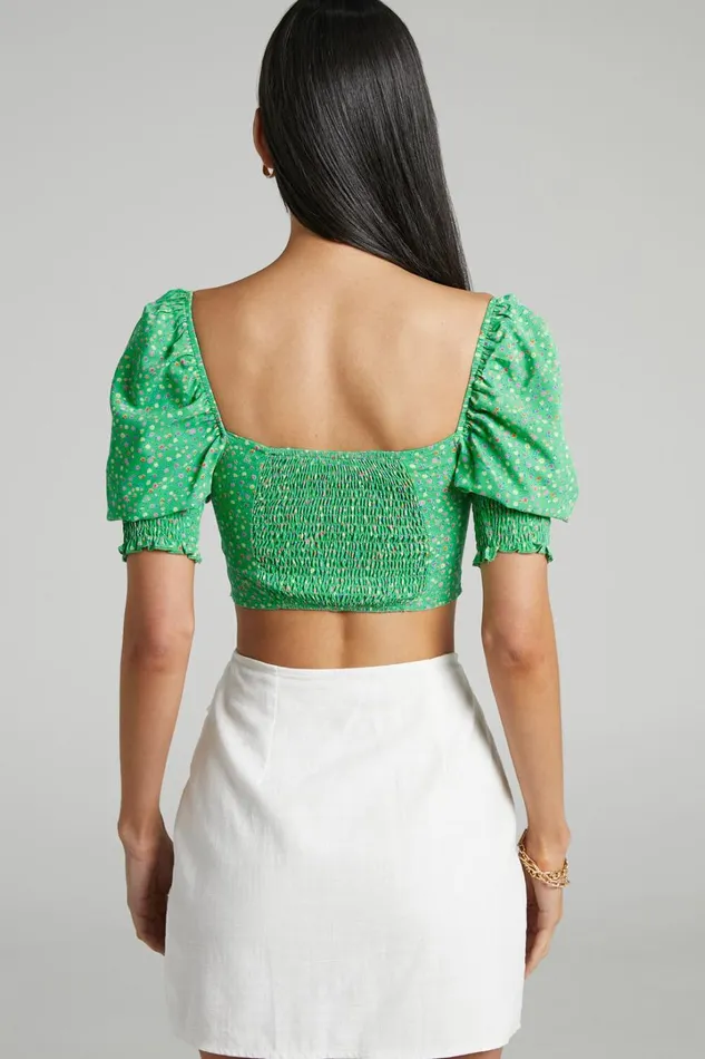 Feliza Top 8211 Ruched Sweetheart Bust Puff Sleeve Crop Top In Green Floral Women Showpo Tops