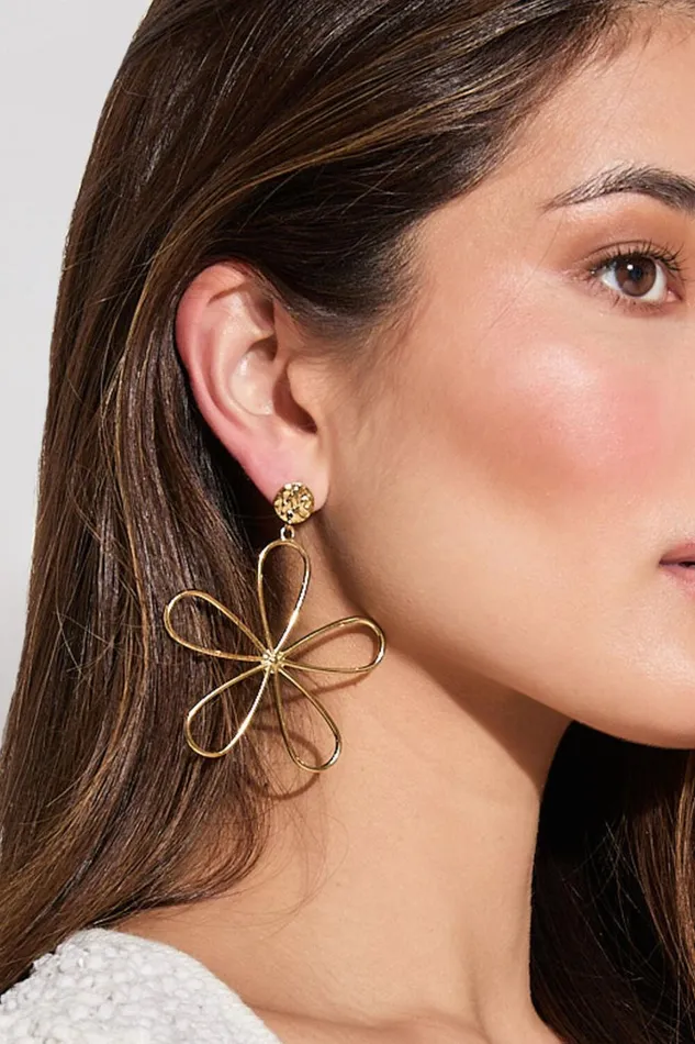 Frieda Earrings 8211 Flower Shape Large Statement Earrings In Gold Women Showpo Earrings