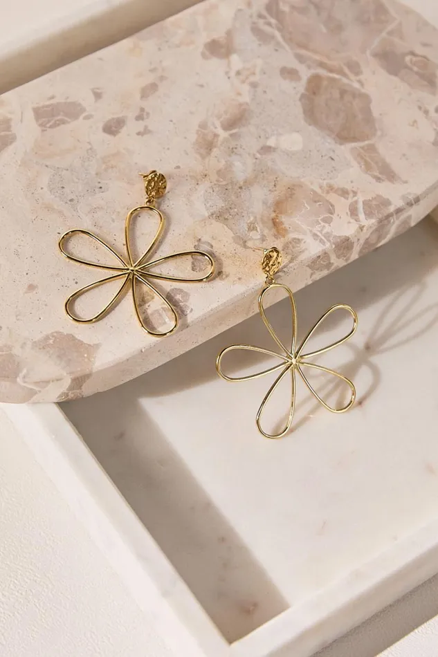 Frieda Earrings 8211 Flower Shape Large Statement Earrings In Gold Women Showpo Earrings