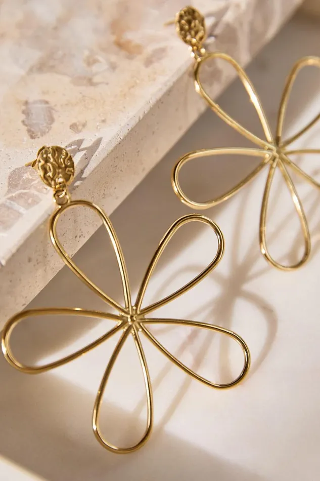 Frieda Earrings 8211 Flower Shape Large Statement Earrings In Gold Women Showpo Earrings