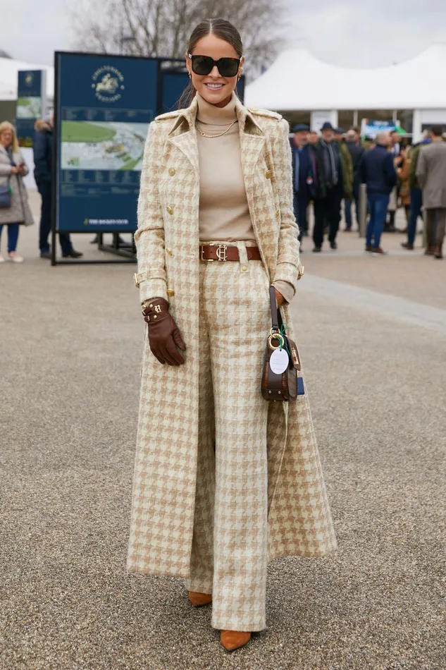 Holland Cooper Tailoring Women High Waisted Straight Trouser Camel Houndstooth Holland Cooper Tailoring Women High Waisted Straight Trouser Camel Houndstooth