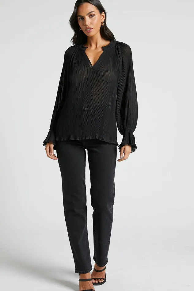 Kerray Top 8211 V Neck Long Sleeve Pleated Top In Black Women Showpo Tops