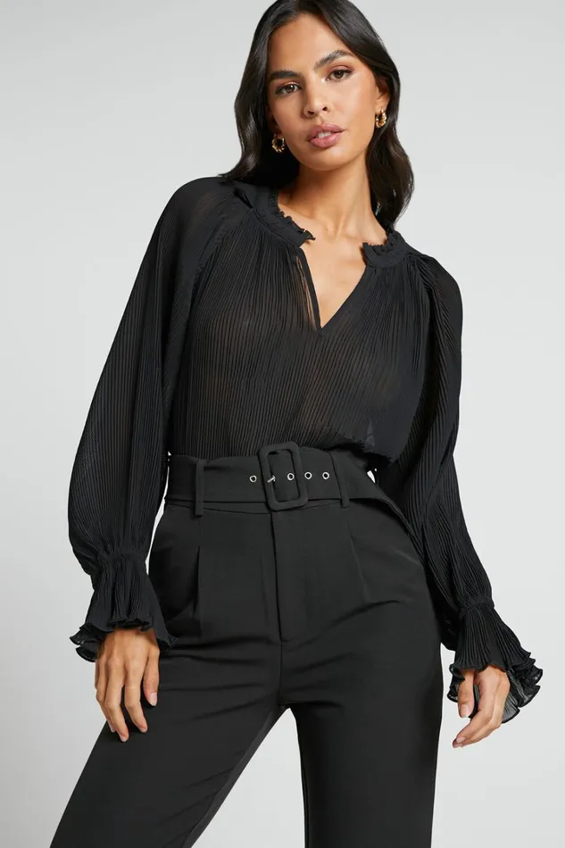 Kerray Top 8211 V Neck Long Sleeve Pleated Top In Black Women Showpo Tops