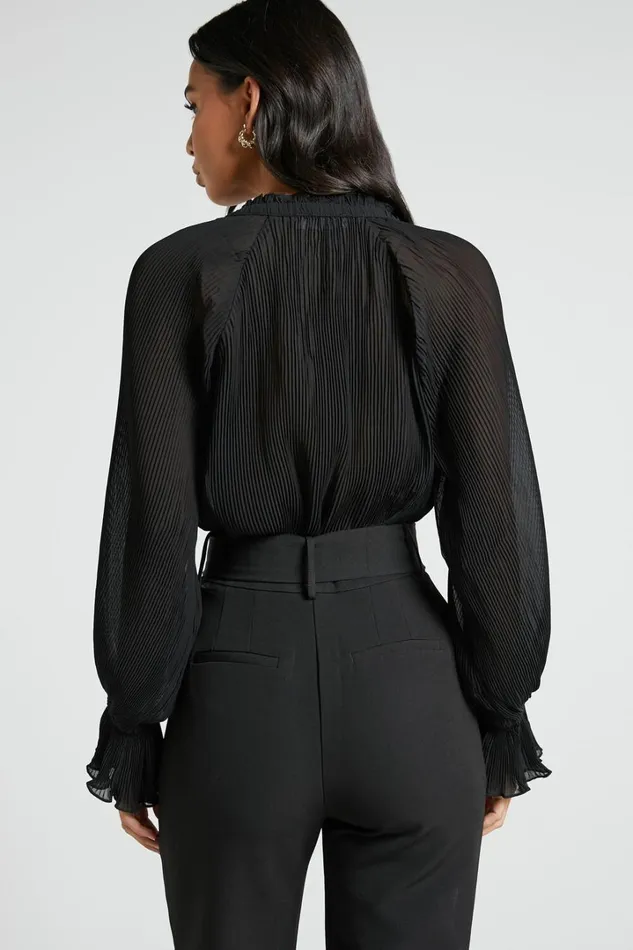 Kerray Top 8211 V Neck Long Sleeve Pleated Top In Black Women Showpo Tops