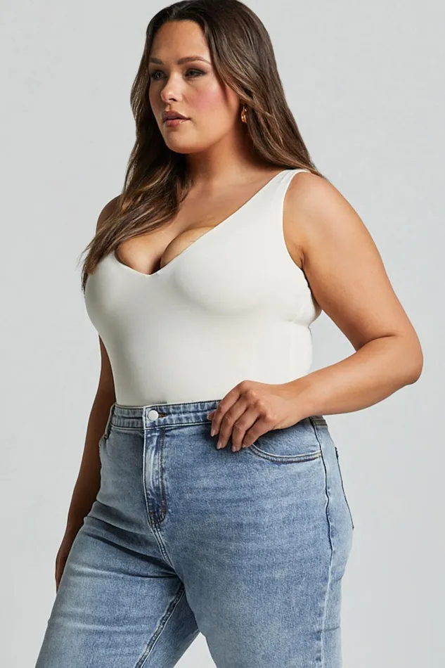 Kerrie Bodysuit 8211 V Neck Bodysuit In Cream Women Showpo Basics