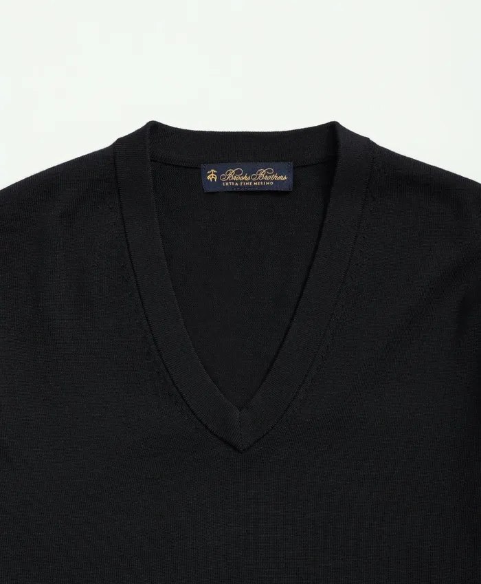 Men Fine Merino Wool VNeck Sweater Black Brooks Brothers Sweaters