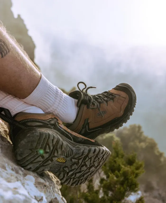 Men KEEN Shoes Targhee IV Waterproof BisonBlack Leather Hiking Shoe Men KEEN Shoes Targhee IV Waterproof BisonBlack Leather Hiking Shoe