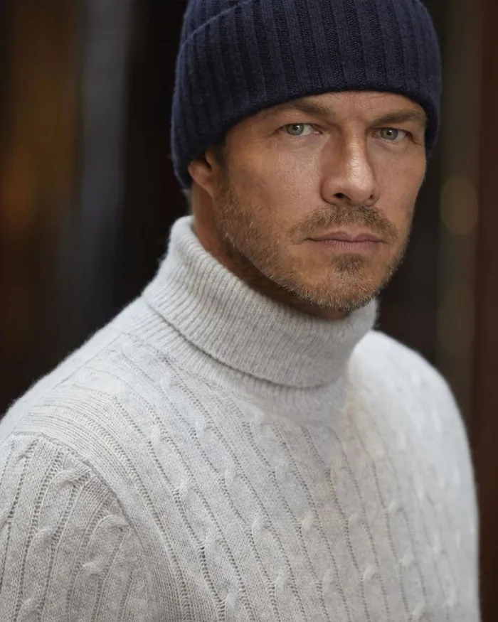NPeal Hats Men 007 Chunky Ribbed Cashmere Hat Navy Blue