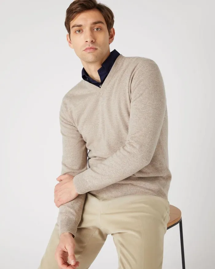 NPeal Jumpers Men Burlington V Neck Cashmere Jumper Oatmeal Brown