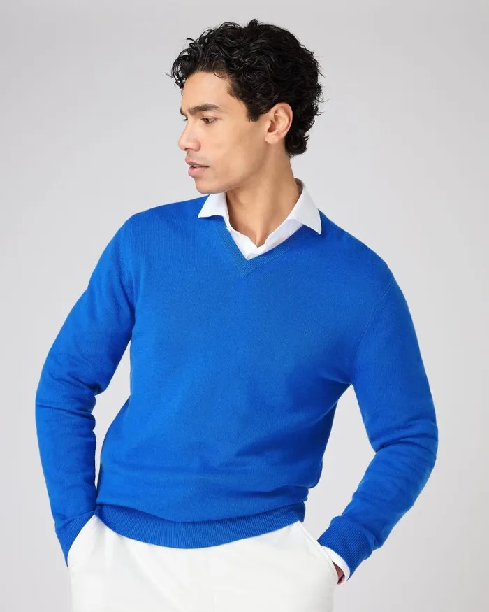 NPeal Jumpers Men Burlington V Neck Cashmere Jumper Sonic Blue