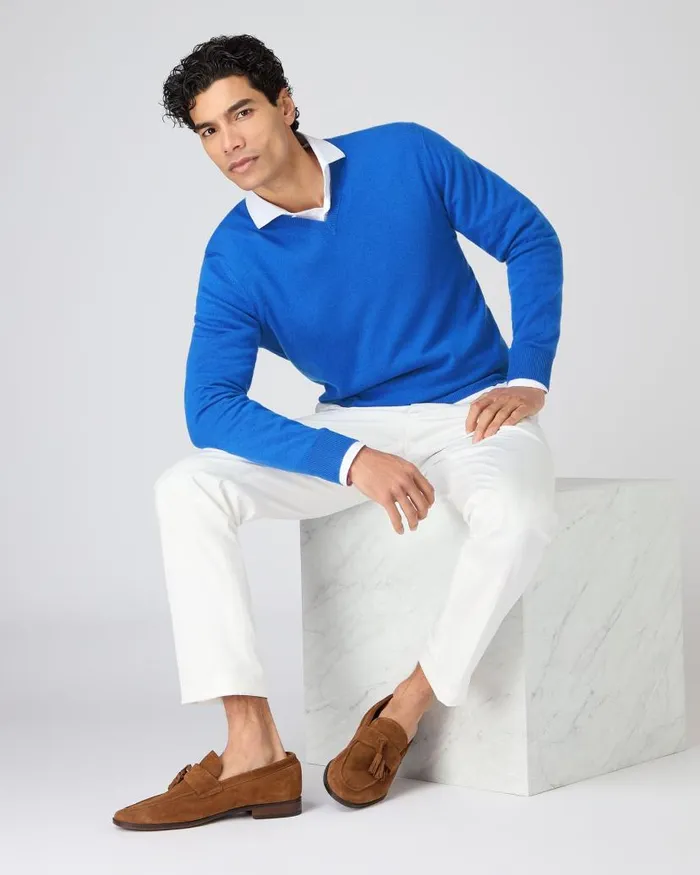 NPeal Jumpers Men Burlington V Neck Cashmere Jumper Sonic Blue