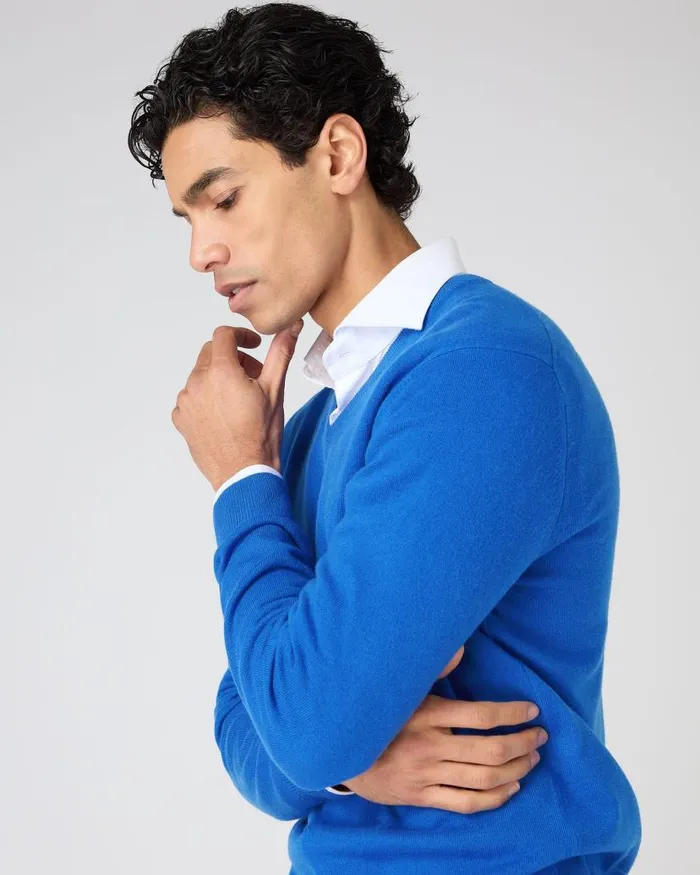 NPeal Jumpers Men Burlington V Neck Cashmere Jumper Sonic Blue