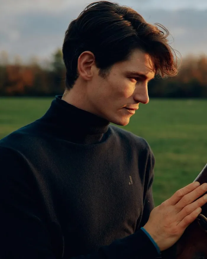 NPeal Jumpers Men The Jockey Club Roll Neck Cashmere Jumper Navy Blue