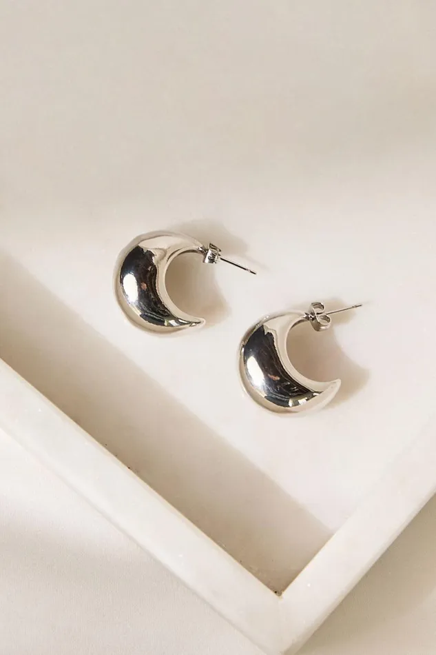Nicole Teardrop Earrings In Silver Women Showpo Earrings