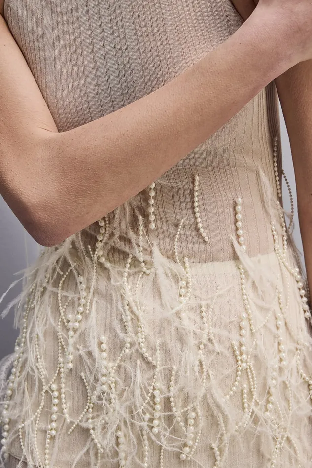 Patrizia Pepe Sleeveless Top With Feather And Pearl Embroidery White Raw White Apparel Tops