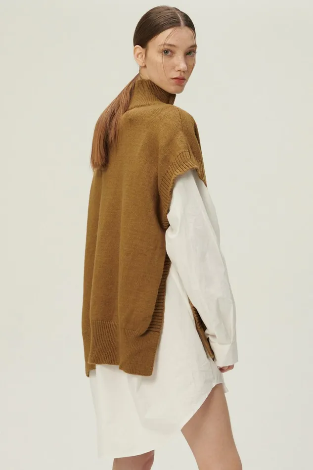 Storets Adyson Mockneck Buttoned Vest Women Sweaters and Knitwears