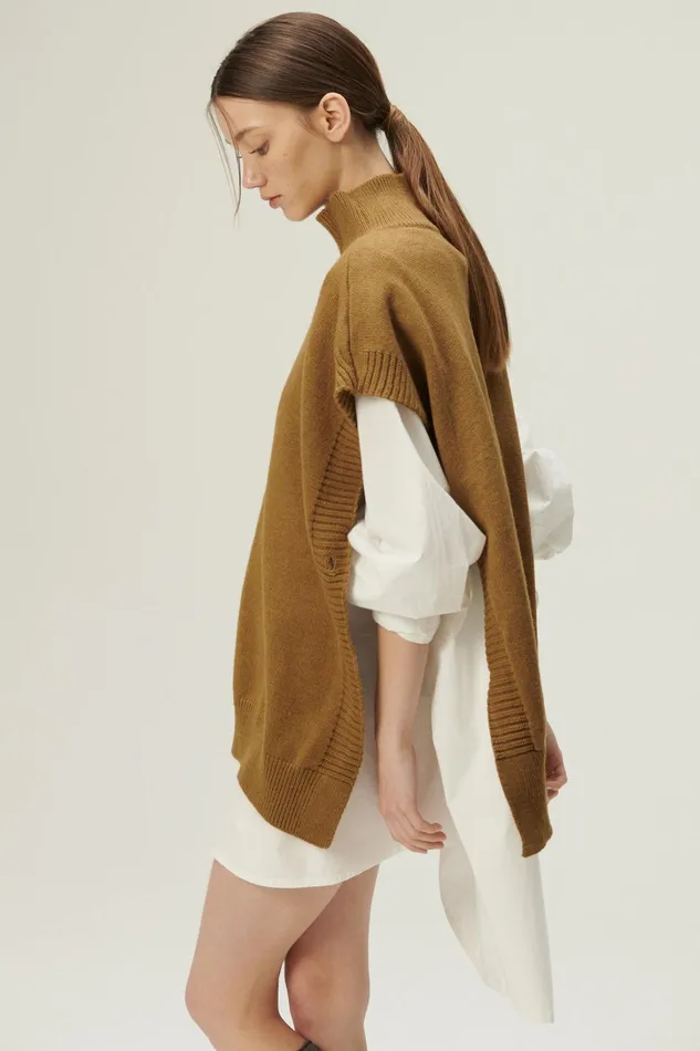 Storets Adyson Mockneck Buttoned Vest Women Sweaters and Knitwears