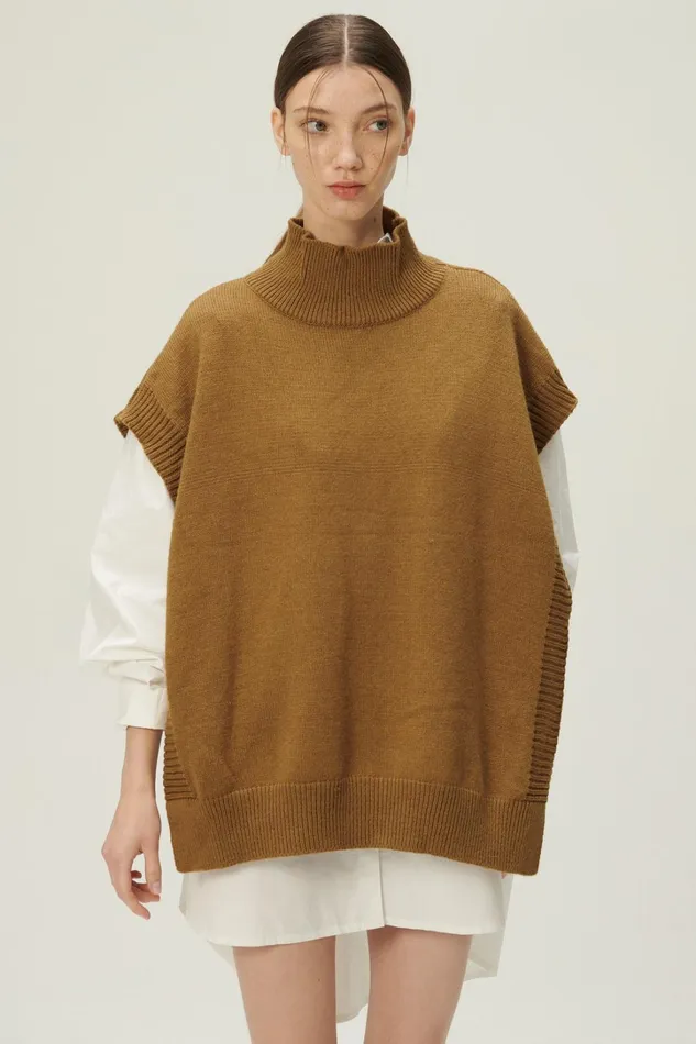 Storets Adyson Mockneck Buttoned Vest Women Sweaters and Knitwears