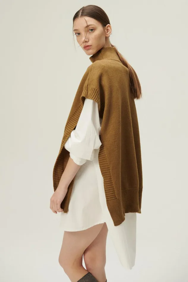 Storets Adyson Mockneck Buttoned Vest Women Sweaters and Knitwears
