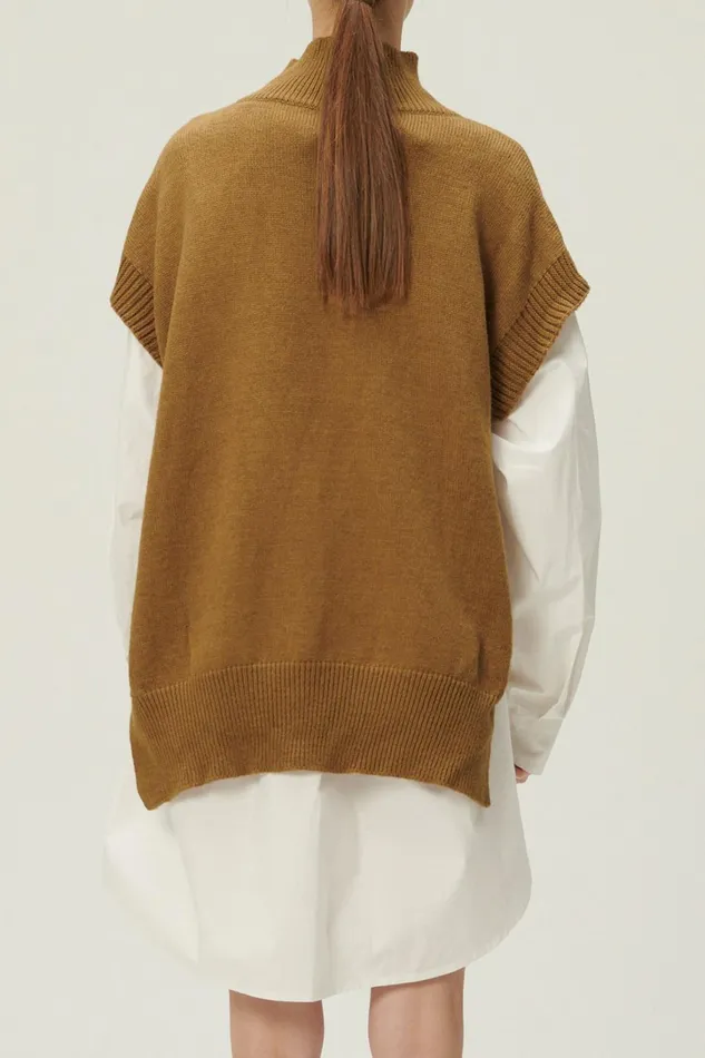 Storets Adyson Mockneck Buttoned Vest Women Sweaters and Knitwears