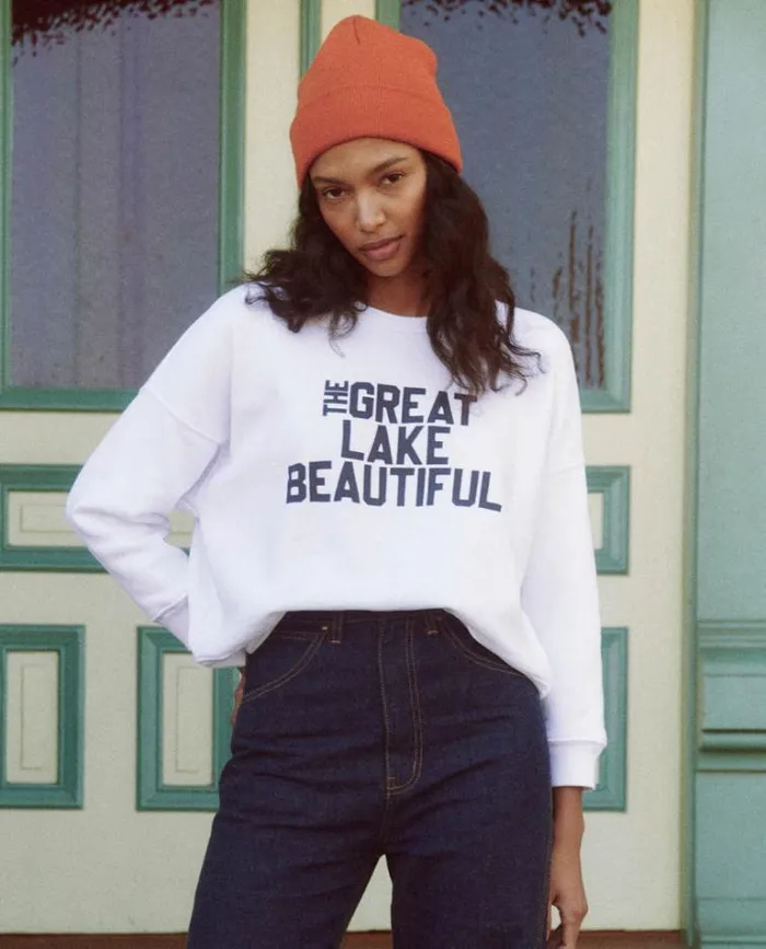 Tops Women039s The Great The Teammate Sweatshirt True White With The Great Lake Beautiful Graphic