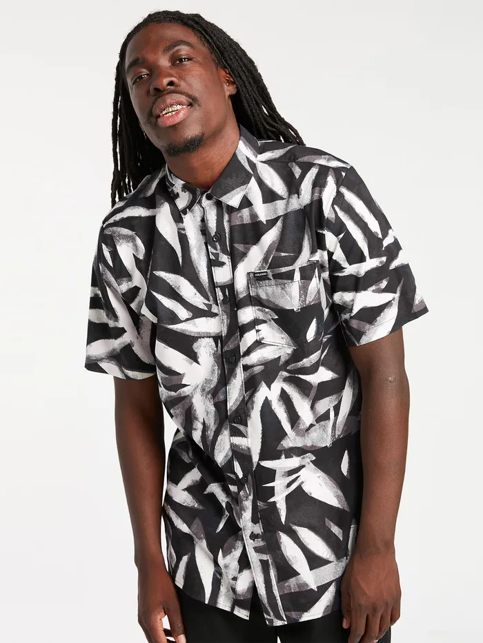 Volcom Shirts and Flannels Echo Leaf Short Sleeve Shirt 8211 Black Black 8211 Mens