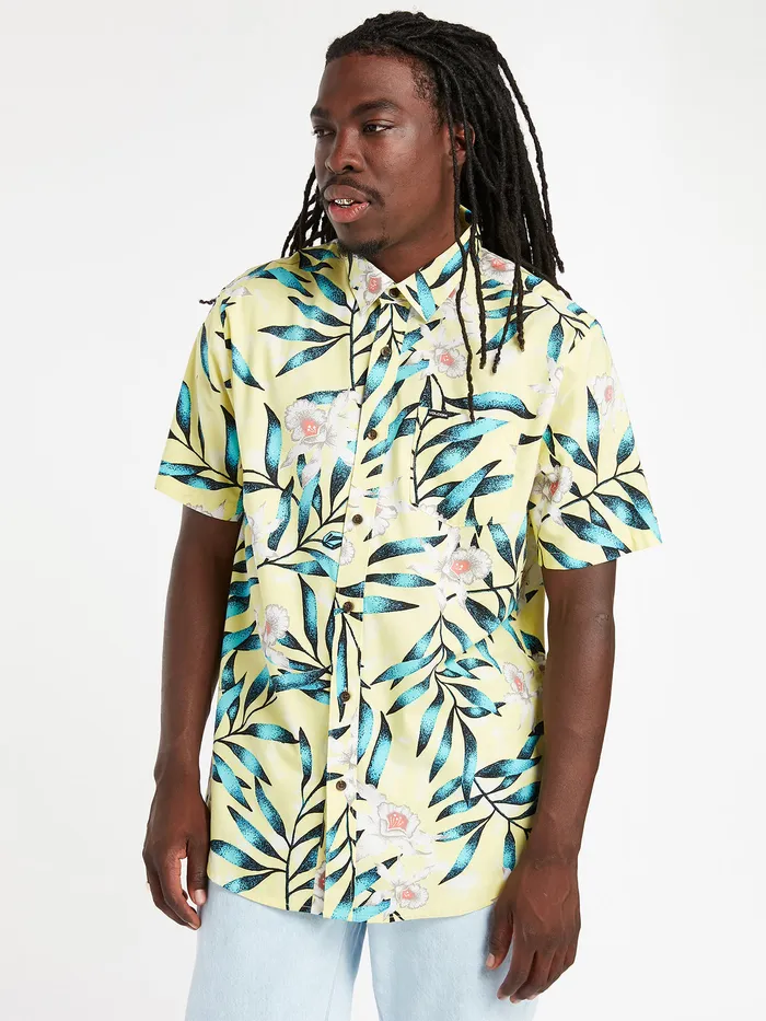 Volcom Shirts and Flannels Tropical Hideout Short Sleeve Shirt 8211 Glimmer Yellow Glimmer Yellow 8211 Mens Volcom Shirts and Flannels Tropical Hideout Short Sleeve Shirt 8211 Glimmer Yellow Glimmer Yellow 8211 Mens