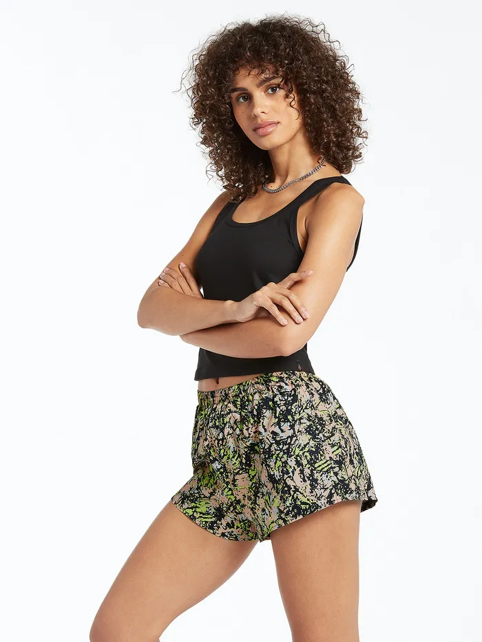 Volcom Shorts Wind It Up Runner 8211 Coral Coral 8211 Womens
