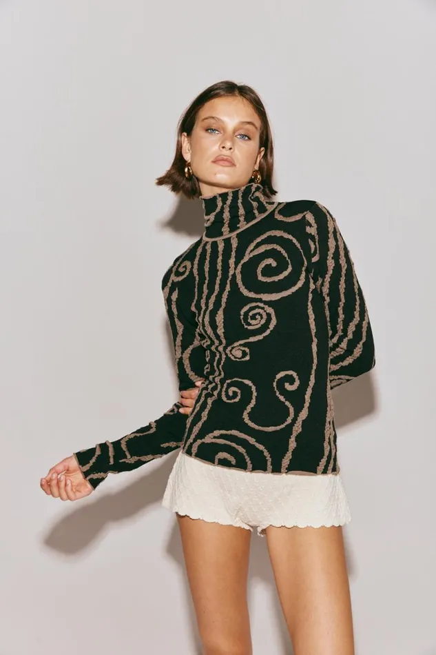 VRG GRL Ivy Muse Knit Skivvy Black Swirl Women Long Sleeve