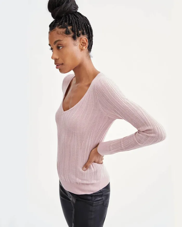 Women 7 For All Mankind Sweaters Long Sleeve Scoop Neck Pullover In Smokey Rose