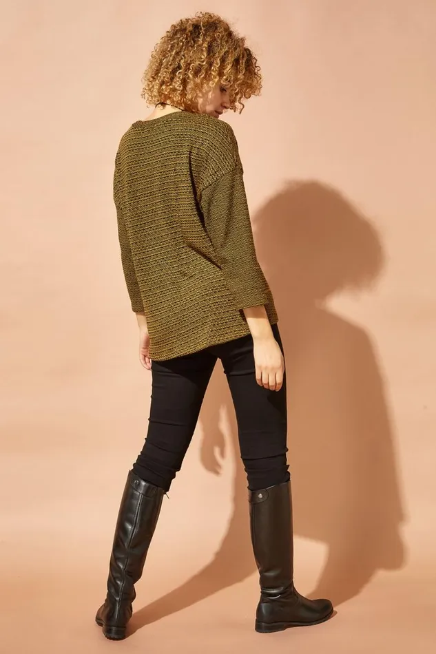 Women Amber Textured Top With Necklace Roman Tops
