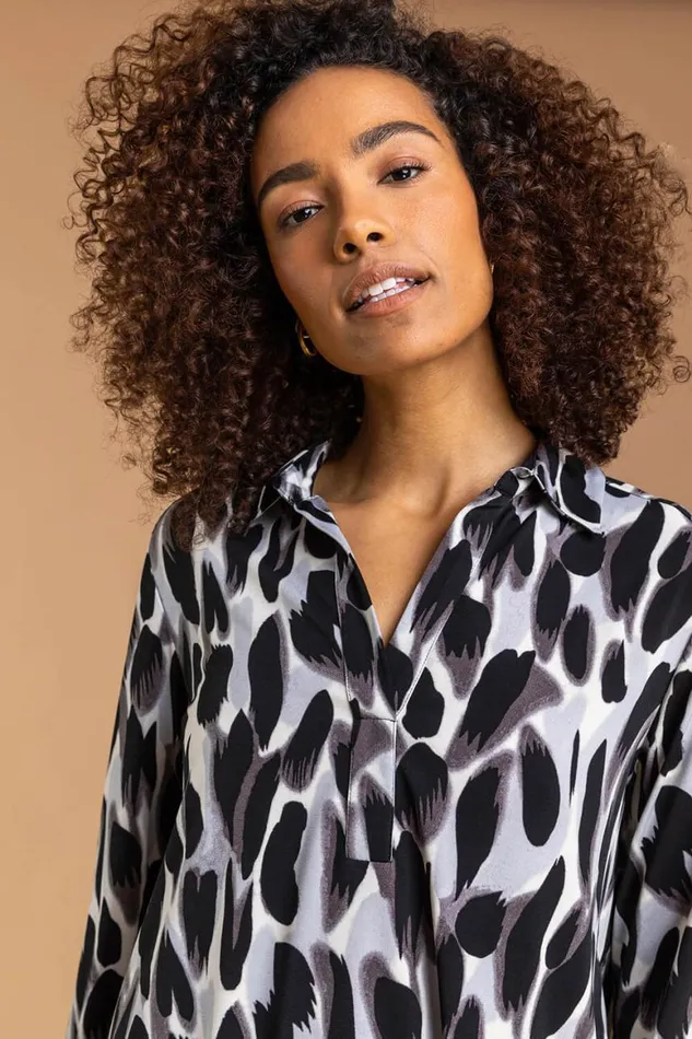 Women Back Animal Print Long Sleeve Collared Jersey Blouse Roman Tops