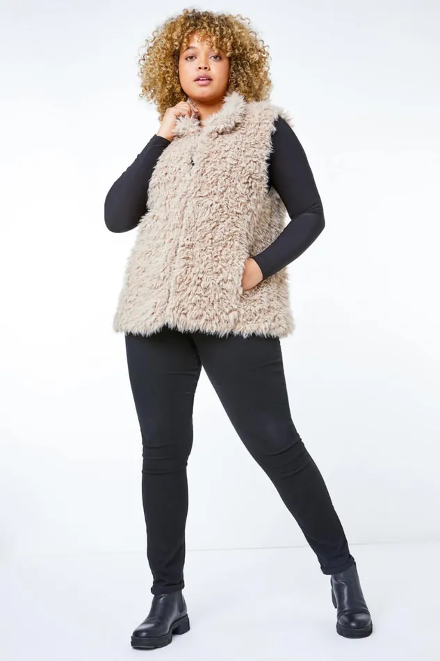 Women Beige Curve Textured Faux Fur Gilet Roman Coats