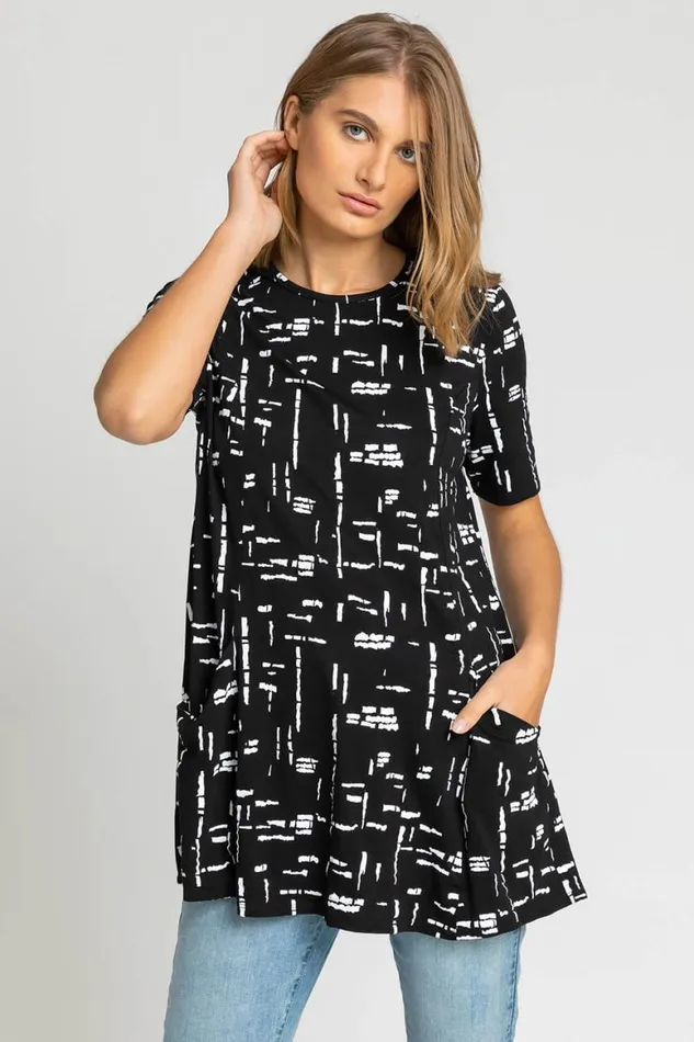 Women Black Abstract Pocket Stretch Swing Top Roman Tops